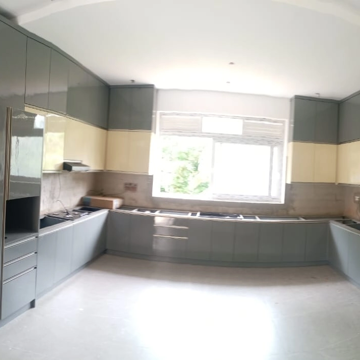gray_kitchen_square_under_250kb