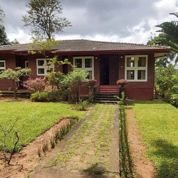 house_front_square_under_250kb