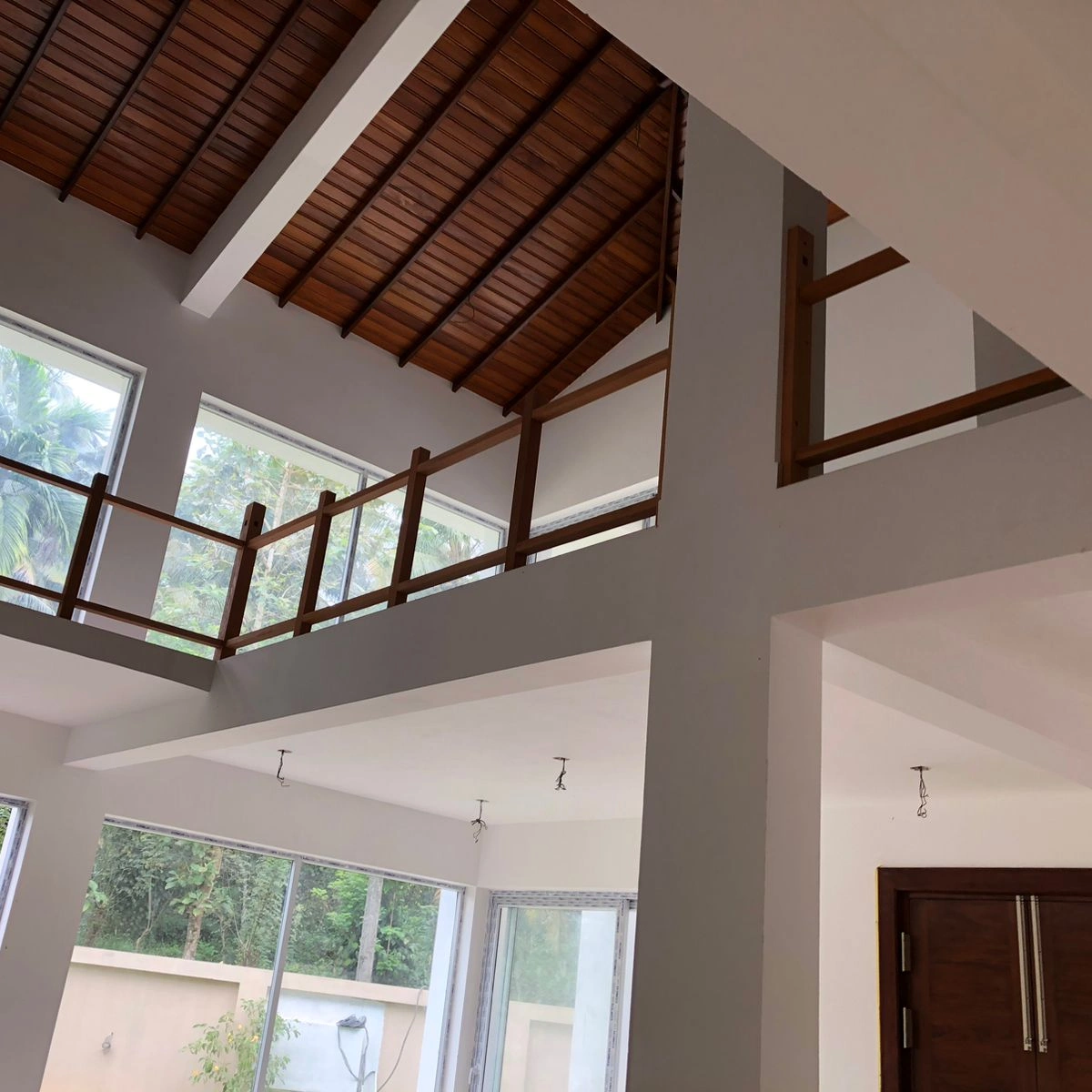 house_interior_square_under_250kb