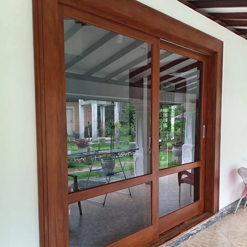 wooden_sliding_door_square_under_250kb